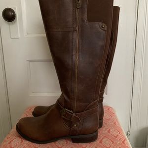 Boots worn once by Guess